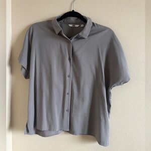Uniqlo Light Gray Collared Shirt